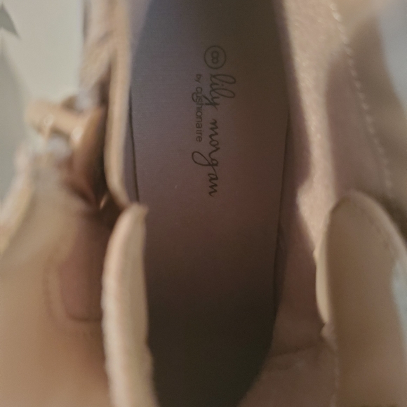 Lily Morgan - Picture 5 of 6